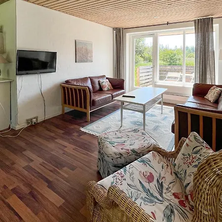 2 Bedroom Beautiful In *