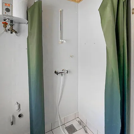 Hébergement de vacances 2 Bedroom Beautiful In
